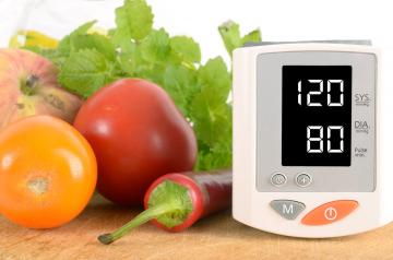 Hrana in pijača s hipertenzijo, ki pomagajo znižati visok krvni tlak