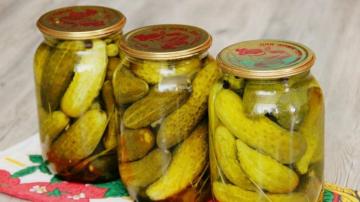 Kumare, sladka in kisla marinirana v bolgarščini: enako Sovjetska recept