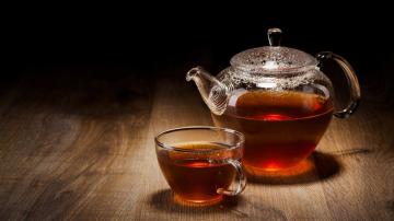 Resnica o... TEA: zakaj ne more piti čaj vsak dan?