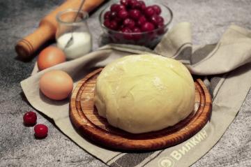 Testo za pito v izdelovalcu kruha