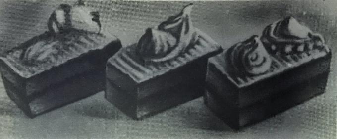 Kolač "goba s proteinsko smetano." Fotografija iz knjige "Proizvodnja peciva in slaščic," 1976 
