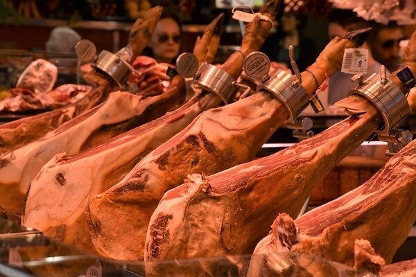 Jamon in druge slastne dobrote kupujte na zaupanja vrednih lokacijah. (Foto: Pixabay.com)