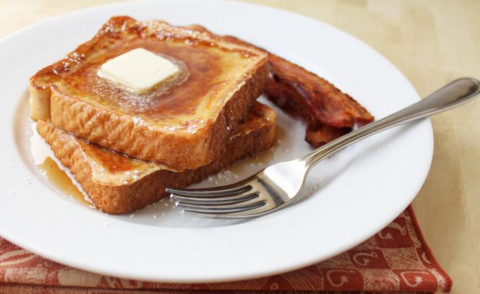 Kruhove kocke se lahko napaja samo sladko, ampak tudi na primer s slanino. Fotografije - Yandex. slike
