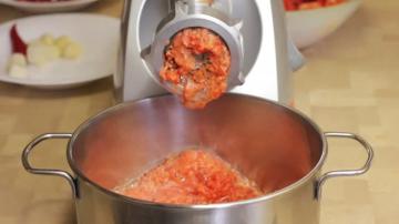 Paradižnik s hrenovo omako za zimo brez kuhanja. Koristne užitkom "Gorlodor"