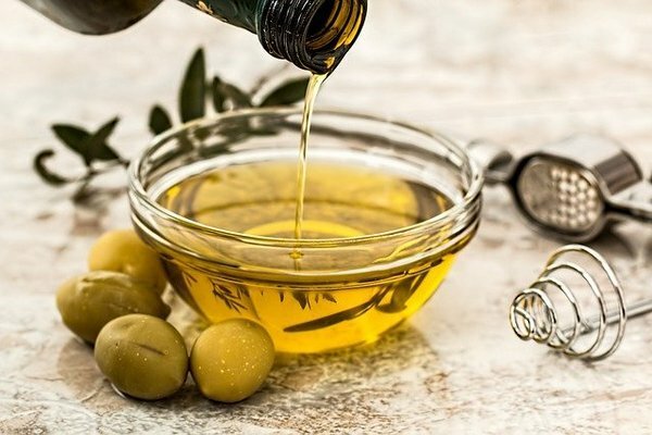 Oljčno olje je dobro za vas, vendar ga ne smete uporabljati prepogosto. (Foto: Pixabay.com)