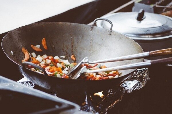 Kuhanje v voku maksimizira zdravje hrane. (Foto: Pixabay.com)