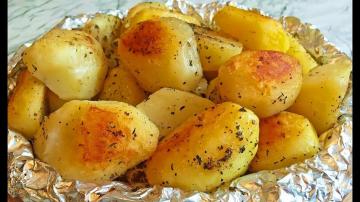 Krompir s hrustljavo v pečici s česnom. Moj najljubši recept