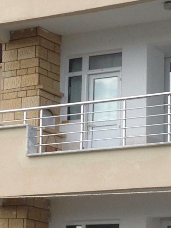 Zelo lepo, da je v skoraj vseh balkonov turške pokrajine - imajo svoje žara.