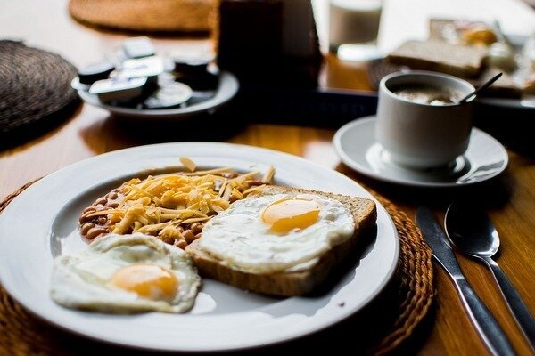 Umešana jajca so seveda okusna, a v taki posodi je veliko holesterola (Foto: Pixabay.com)