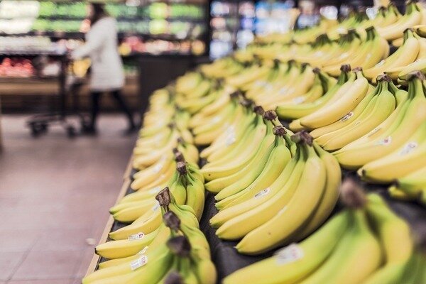 Ko kupujete banane in drugo sadje, jih natančno preglejte. (Foto: Pixabay.com)