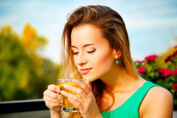 Pet pijače za hormonsko ravnovesje, zdravje in lepoto žensk