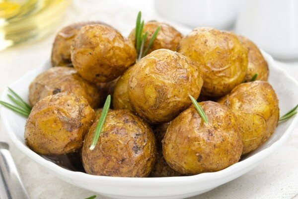 Krompir je bolj zdrav, če ga skuhamo v lupini. (Foto: Pixabay.com)