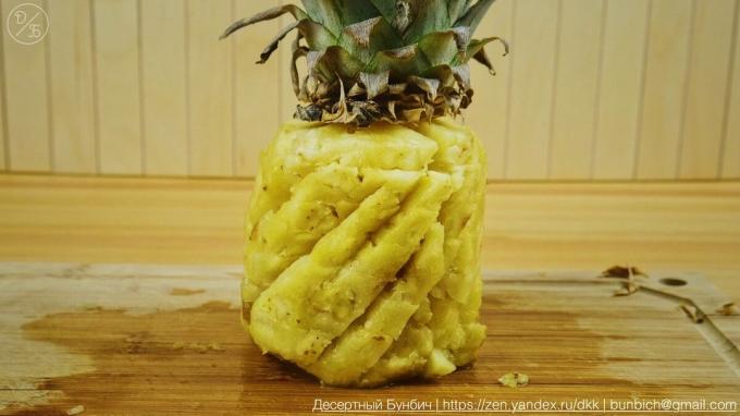 Imel sem majhen ananas, to ni tako jasno vidna, ampak na veliki diagonalni kosi zelo lepa
